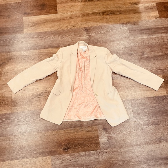 VINTAGE! Jones New York Tan Blazer/ Jacket! - Picture 1 of 6